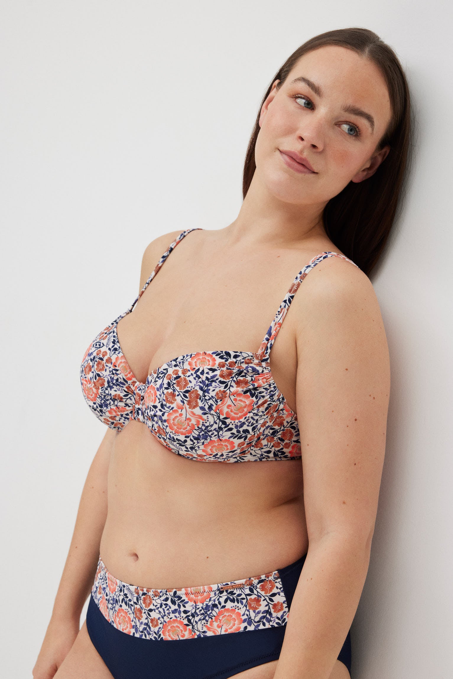 82962-3-top-aro-reductor-bikini-estampado-flores-ysabel-mora-multicolor
