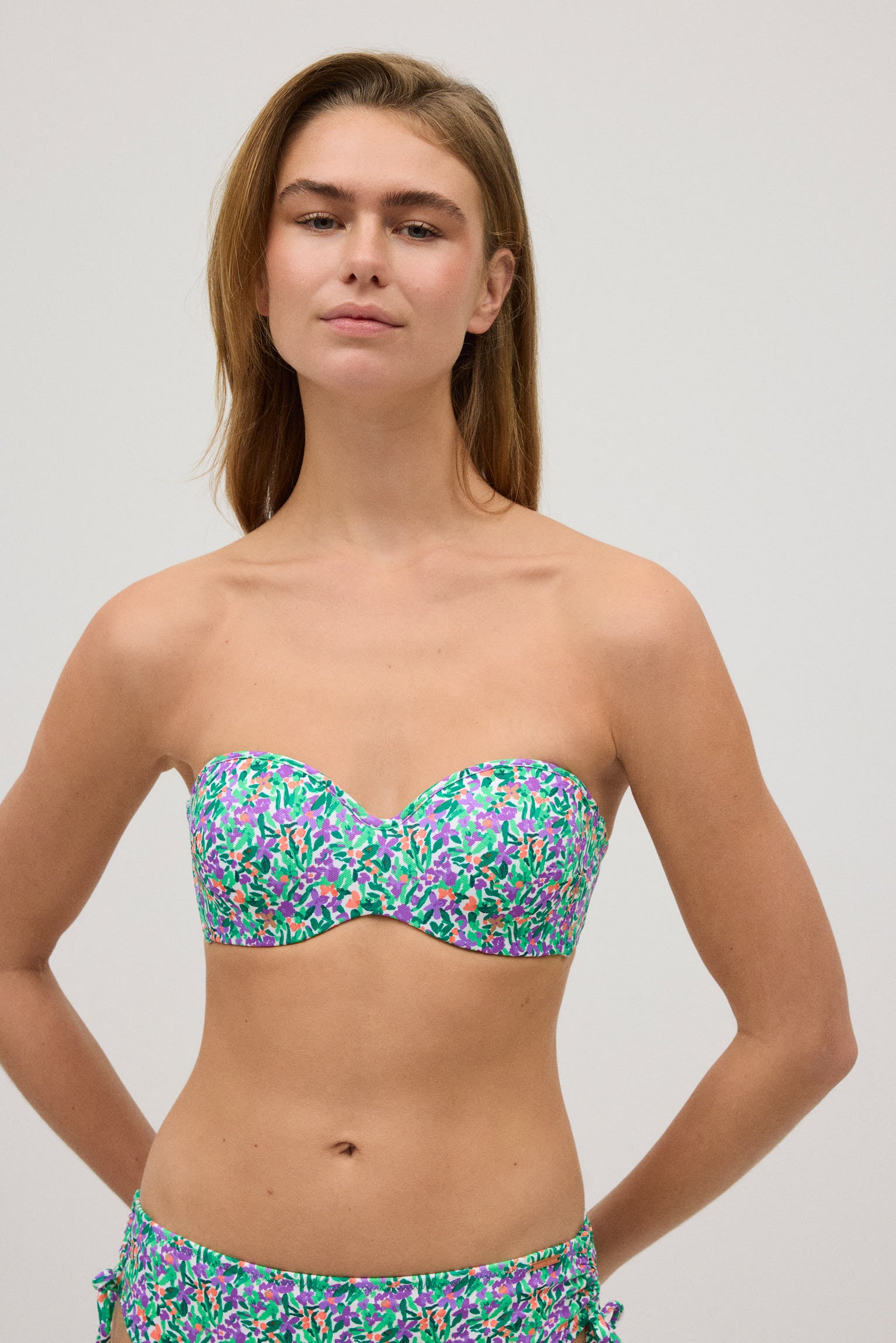 82989-1-top-bandeau-estampado-flores-mujer-ysabel-mora-multicolor