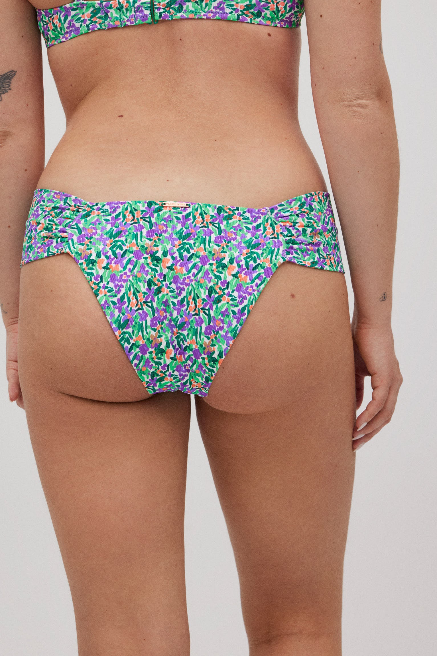 82998-1-braga-brasilena-estampado-flores-mujer-ysabel-mora-multicolor