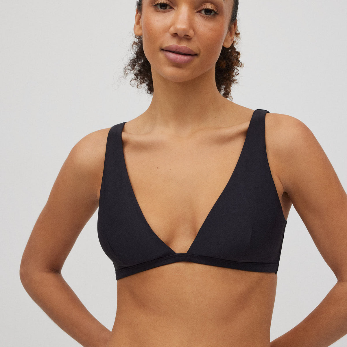 Top Bikini Triángulo YSABEL MORA - Talla 95B, Estampado Micropiqué, Sin Aro, Relleno Extraíble, 90% Poliamida