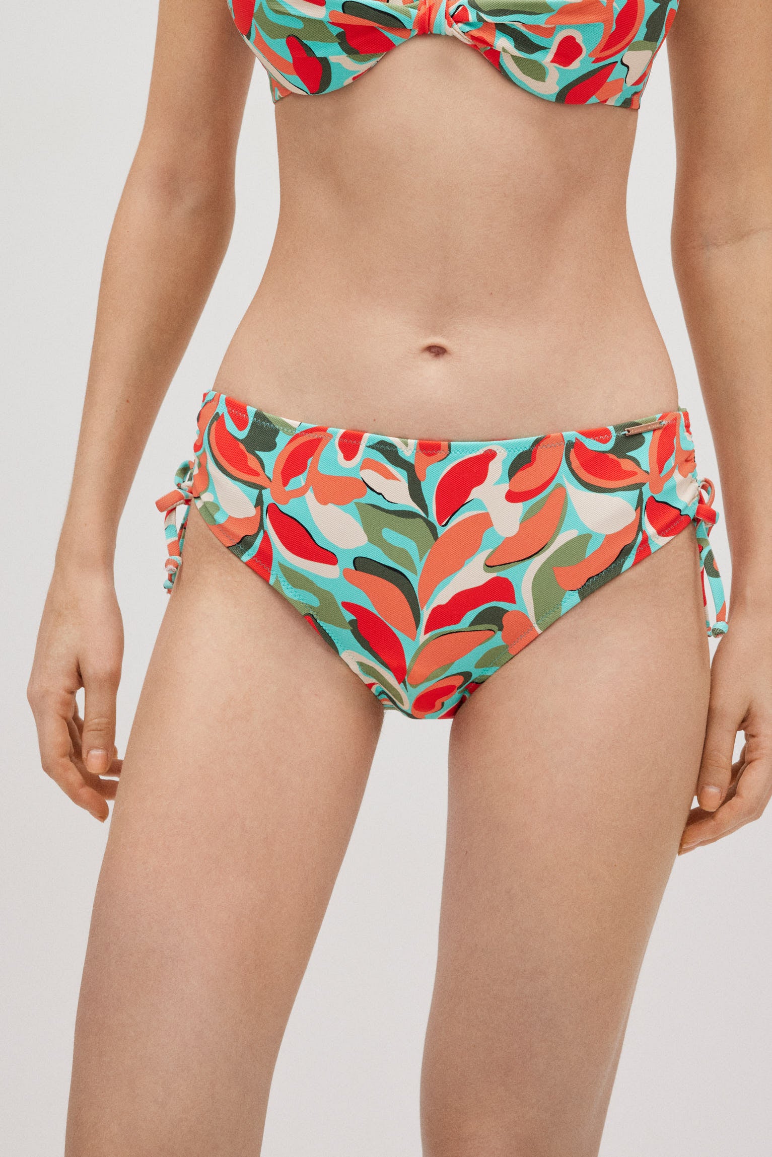 83151-1-braga-reductora-bikini-estampado-abstracto-mujer-ysabel-mora-multicolor