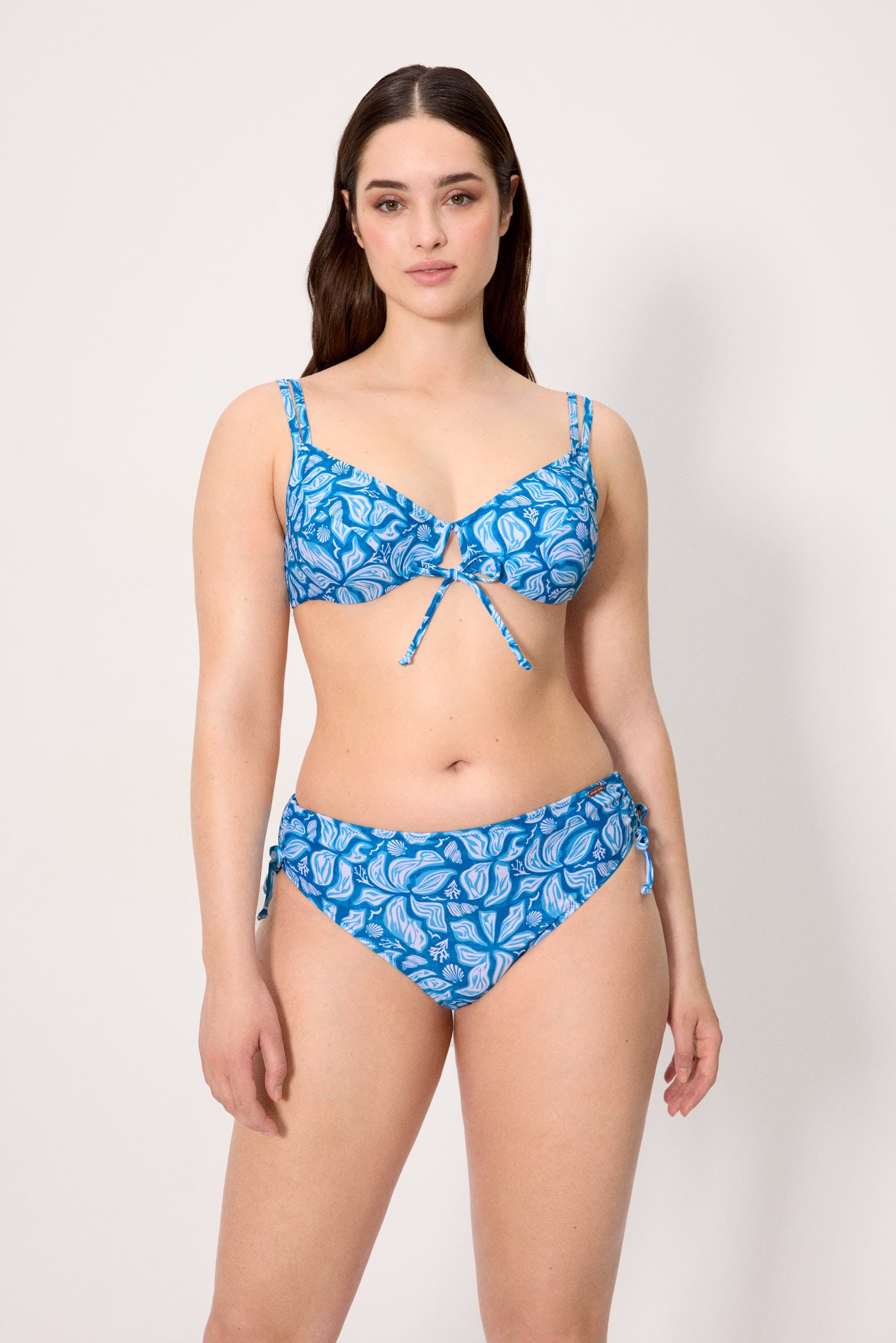 83249--conjunto-de-bikini-mujer-moldeador-reductor-de-pecho-flores-azul-copa-c--ysabel-mora