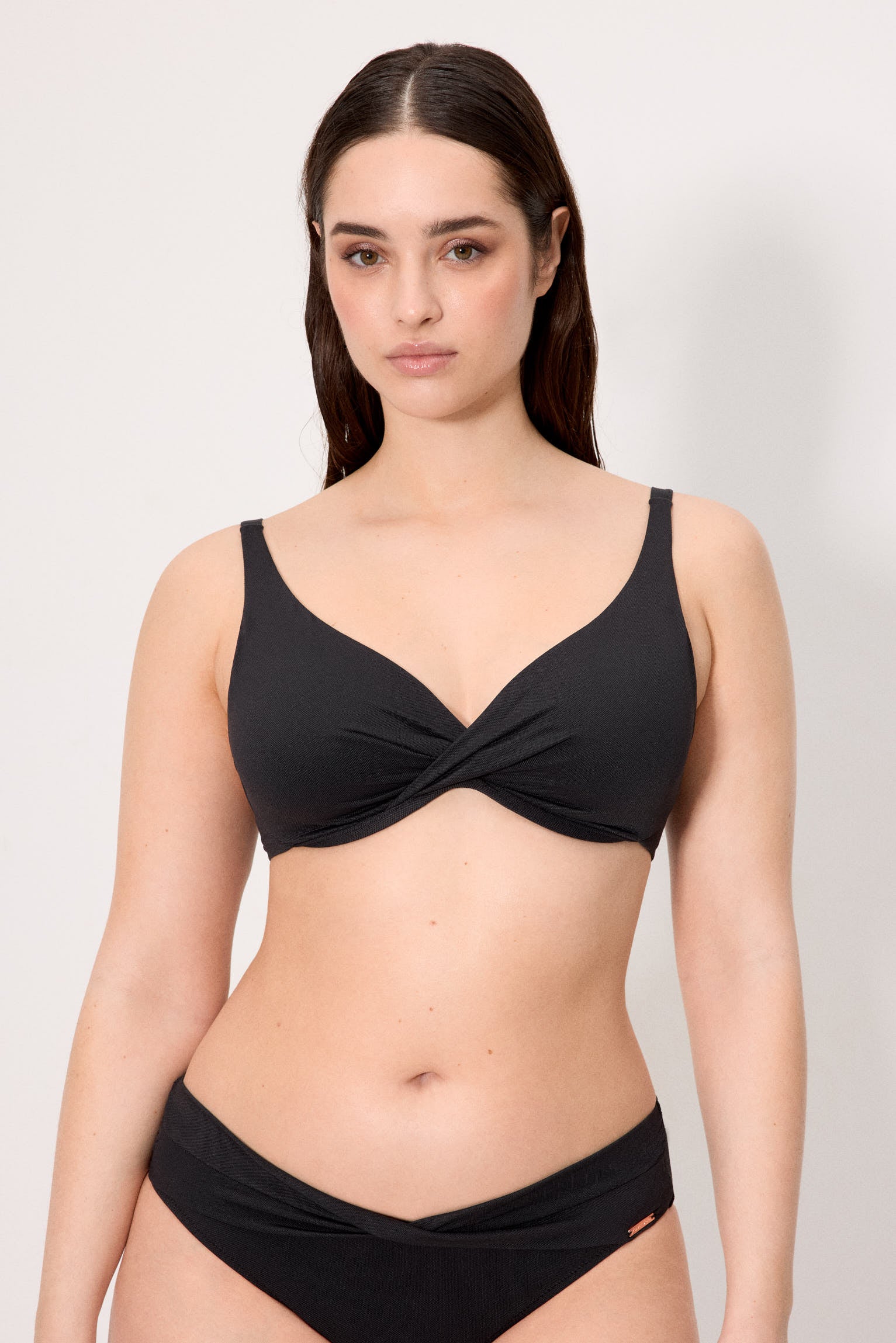 83344-negro-top-bikini-mujer-reductor-micropique-negro-copa-c--ysabel-mora