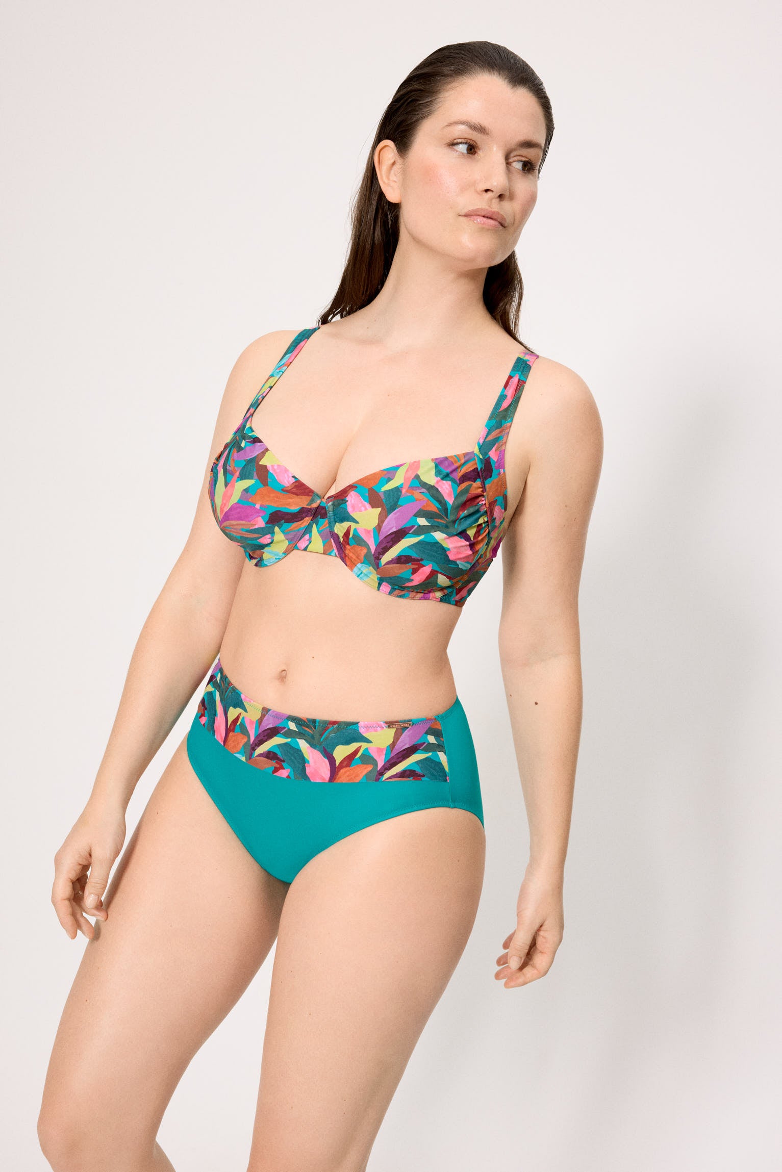 Top bikini reductor estampado hojas copas D y E