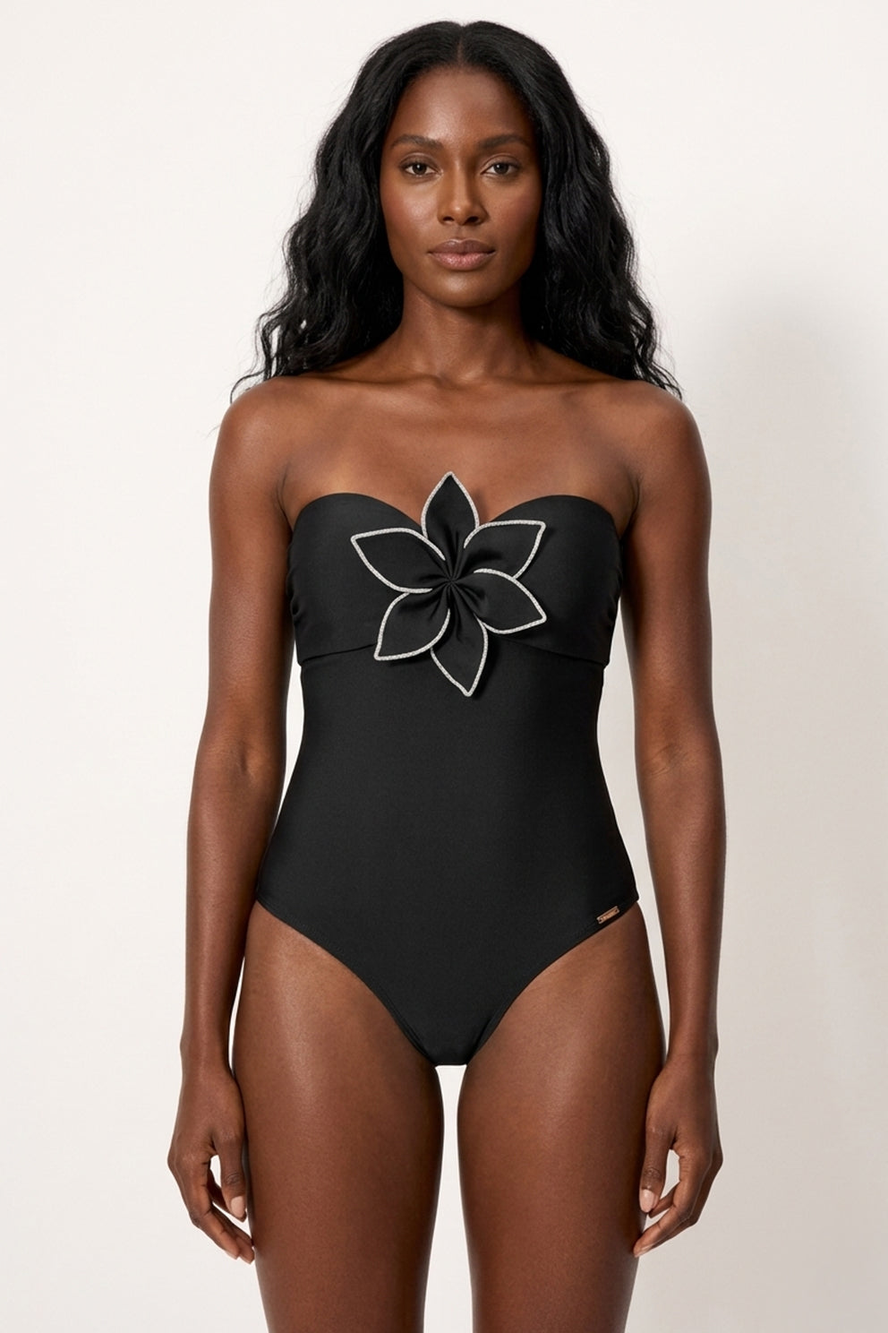 Bañador reductor bandeau con aro negro copa B - Ysabel Mora