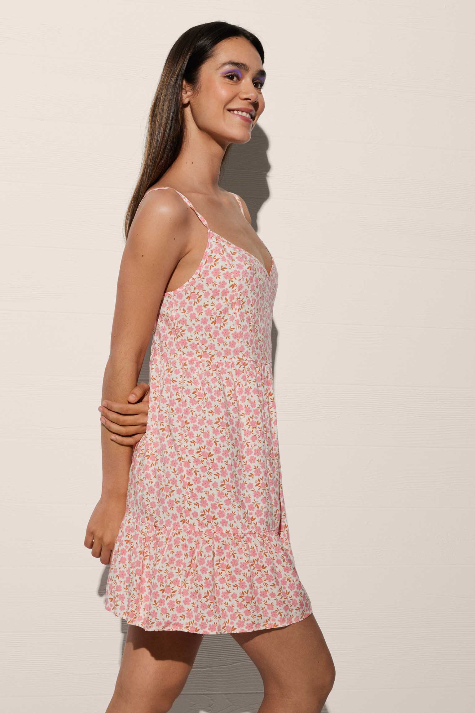 Vestido corto de tirantes suelto con estampado floral rosa