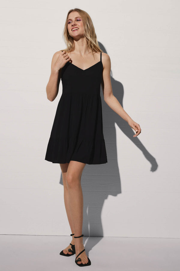 Short dress with adjustable straps in plain black