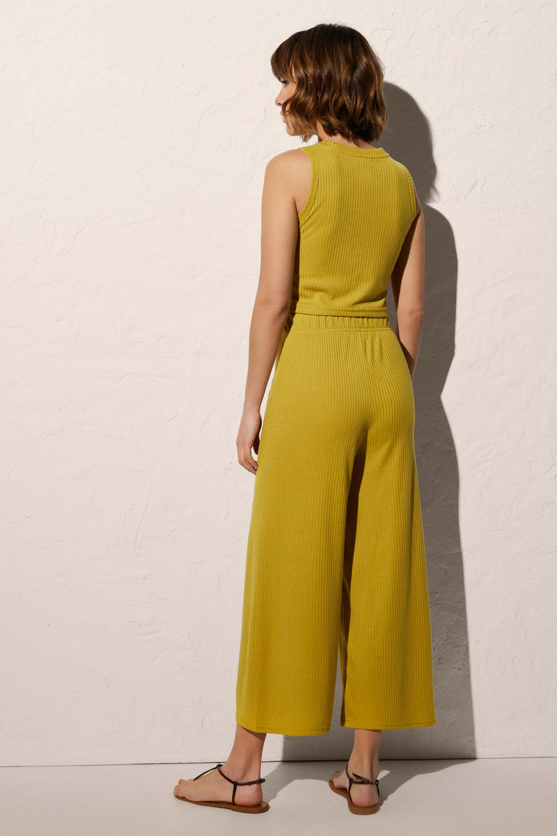 Pantalones capri de corte ancho y cintura fruncida verde – Ysabel Mora