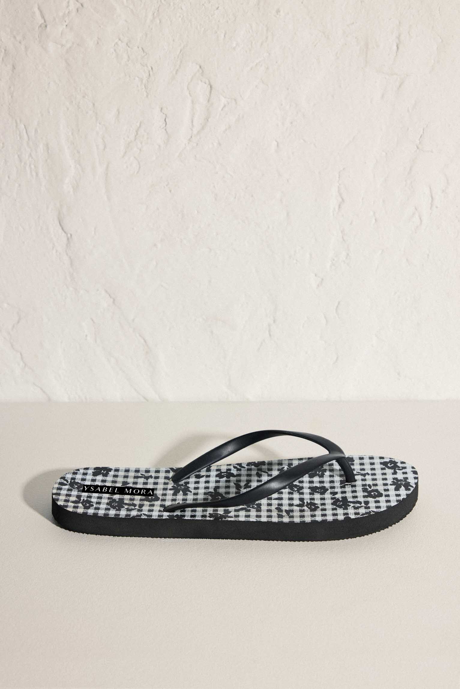 Gingham and floral flat beach flip flops for women