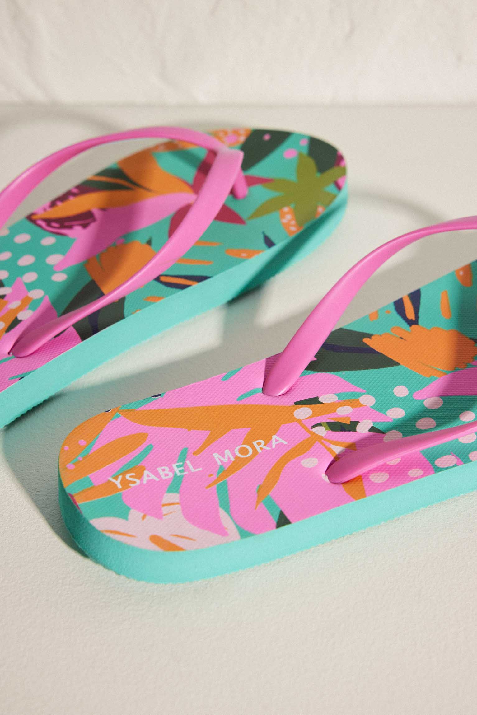 Chanclas de playa planas con estampado tropical para mujer