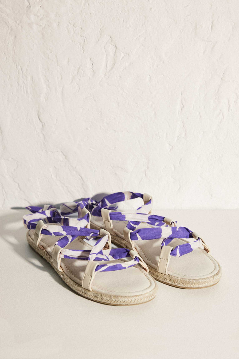 Sandalias planas tiras intercambiables flores y violeta