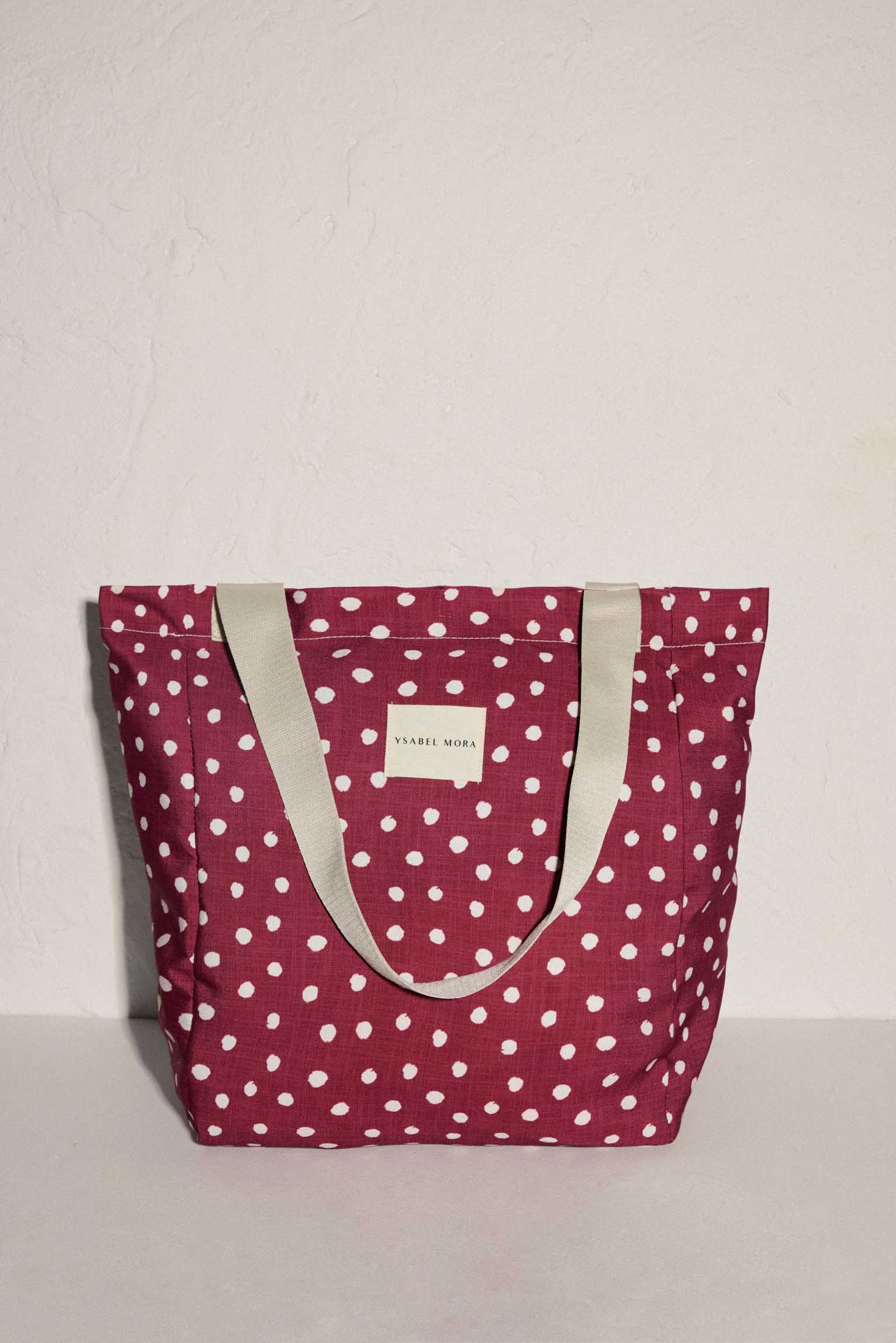 Bolso de playa con estampado a puntos y bolsillo interior granate