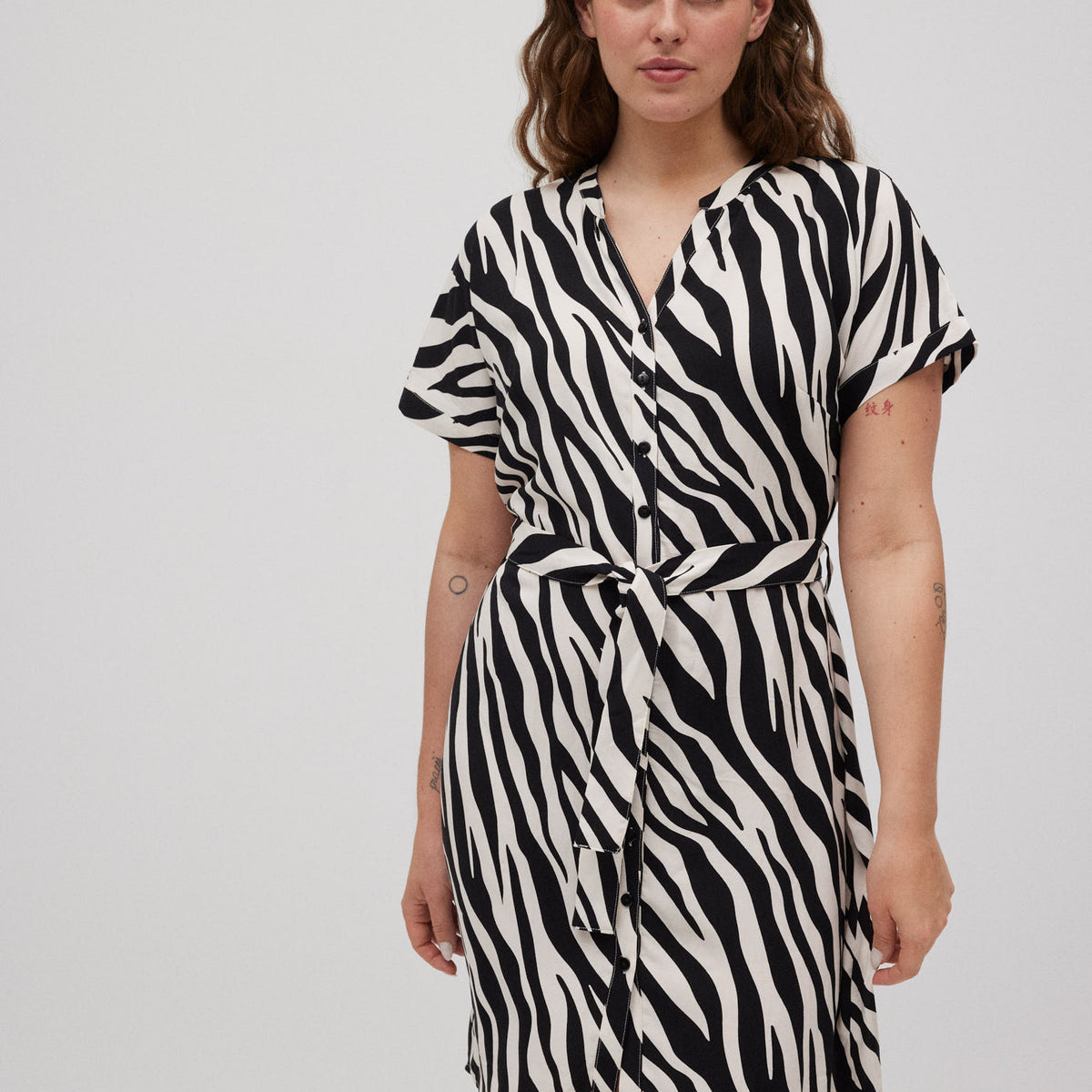 Vestido midi camisero animal print