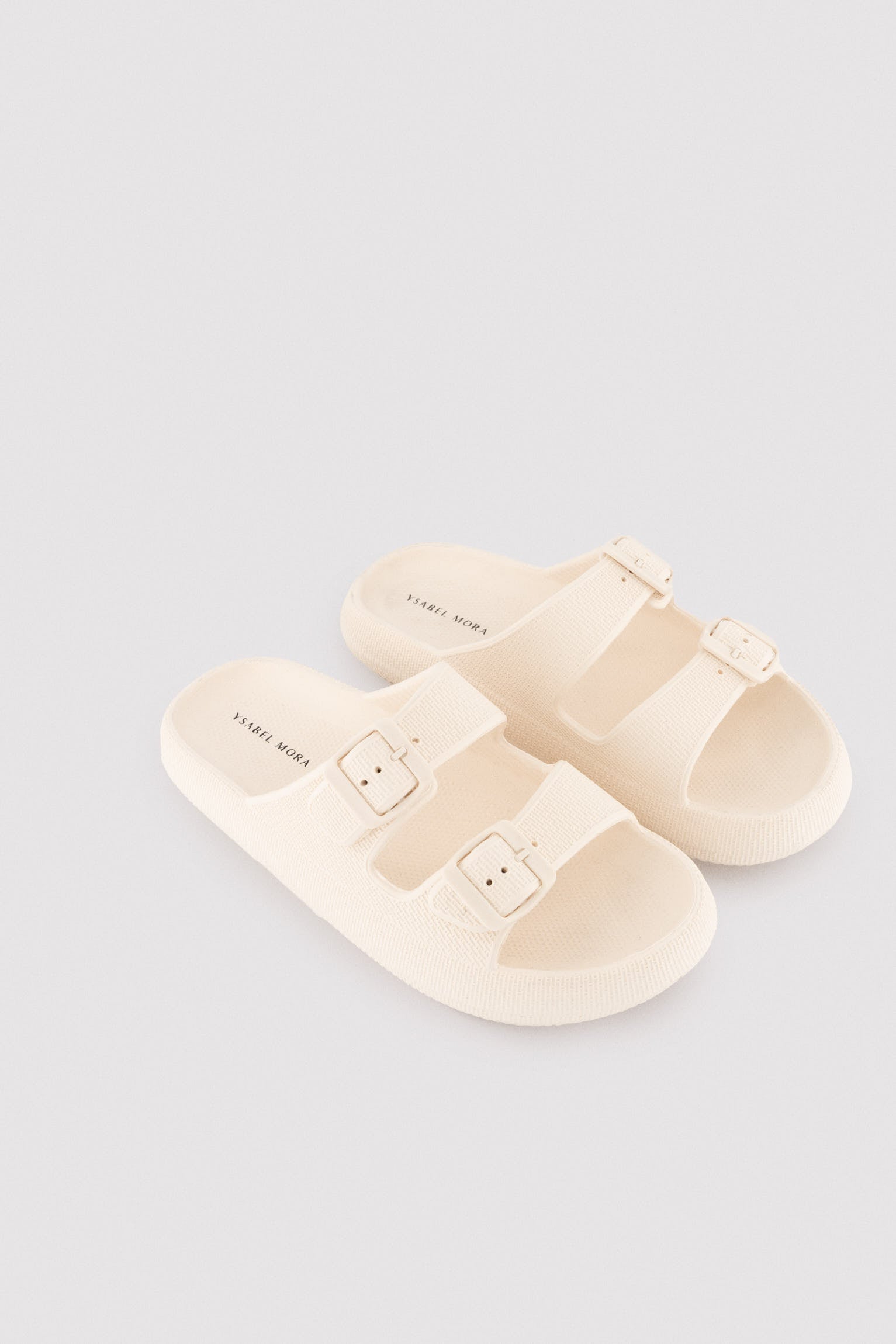 86196-beige-claro-chanclas-de-playa-hebillas-antideslizantes-extra-comfort-marfil-ysabel-mora