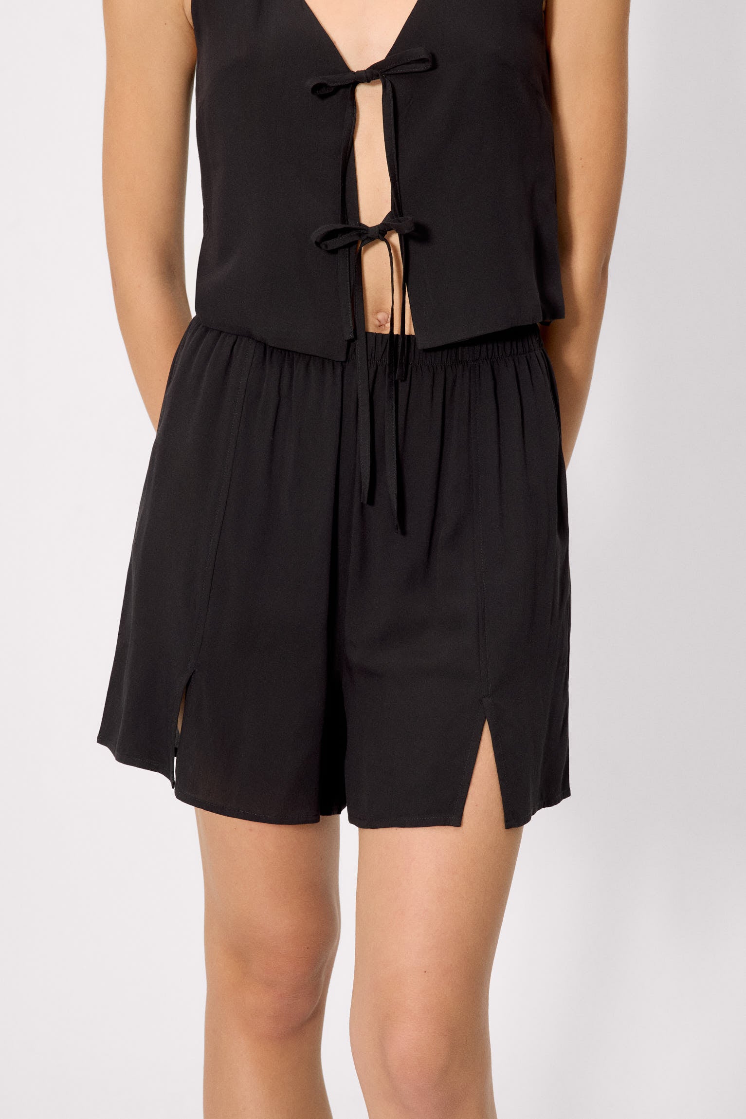 86240-pantalon-corto-ligero-negro