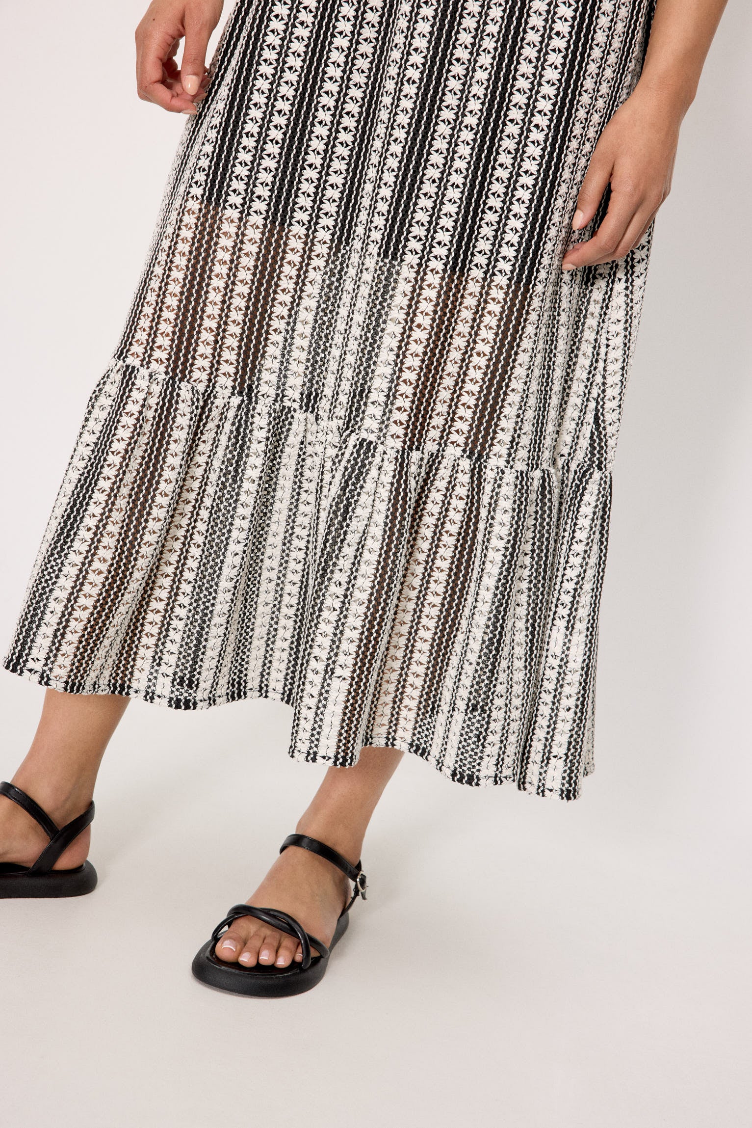 86285-vestido-mujer-verano-largo-calado-con-forro-interior