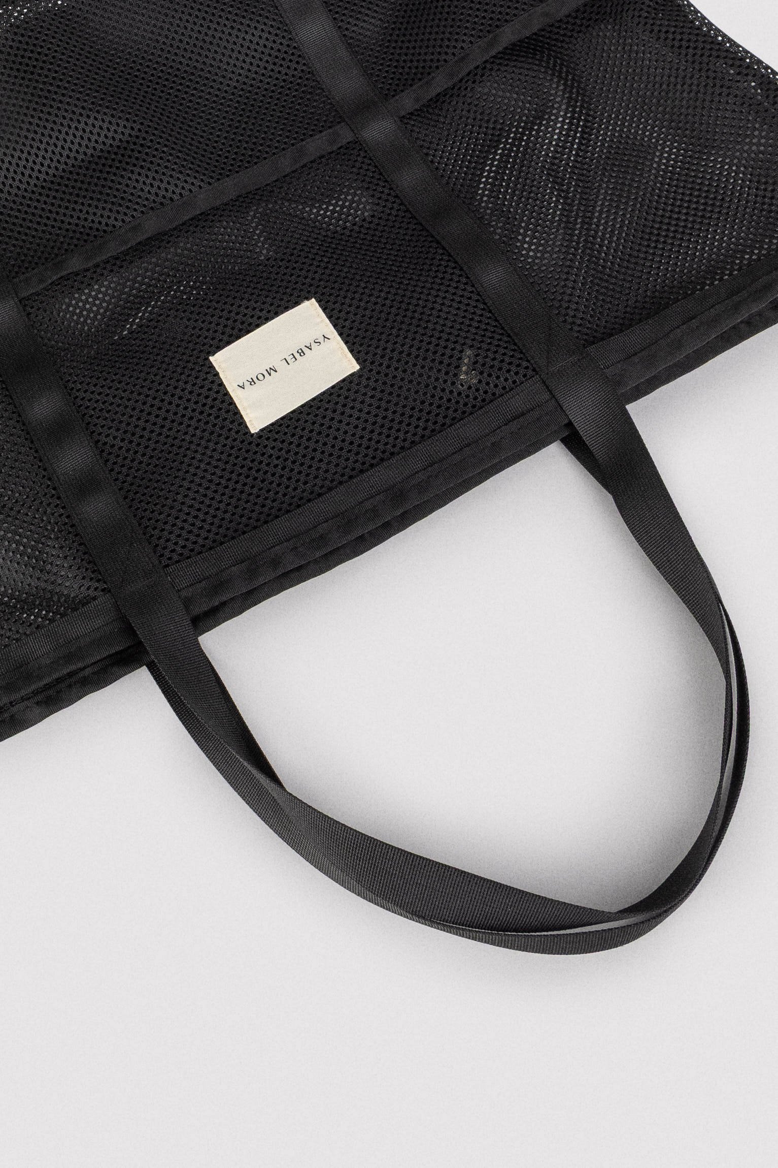 86292-negro-bolsa-de-playa-calada-negra-ysabel-mora