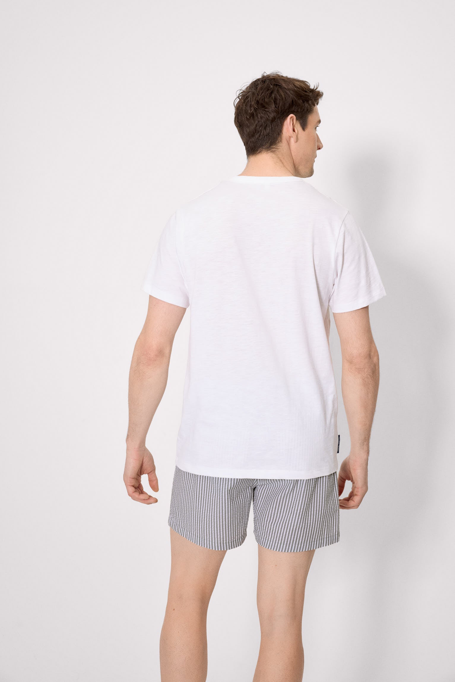 Camiseta manga corta básica cuello panadero blanco