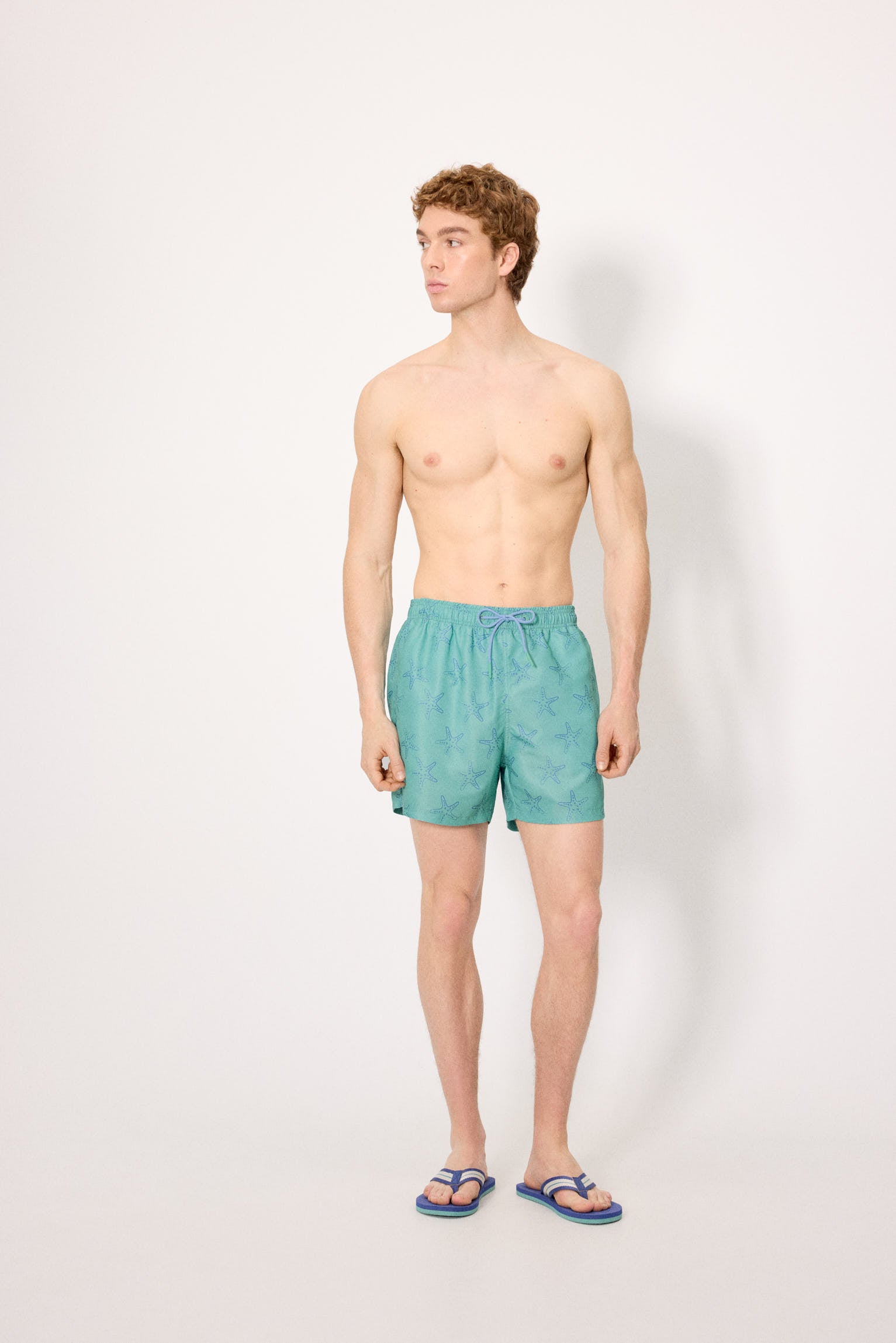 Chanclas hombre tira rayas contrastadas azul