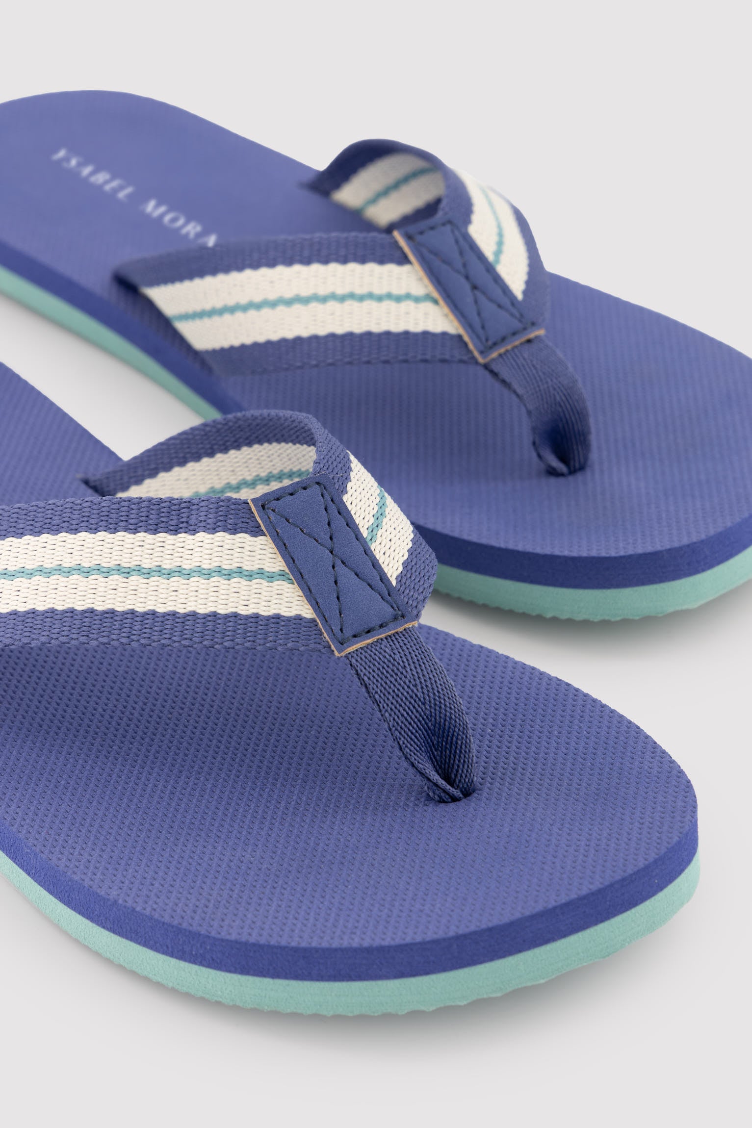 Chanclas hombre tira rayas contrastadas azul