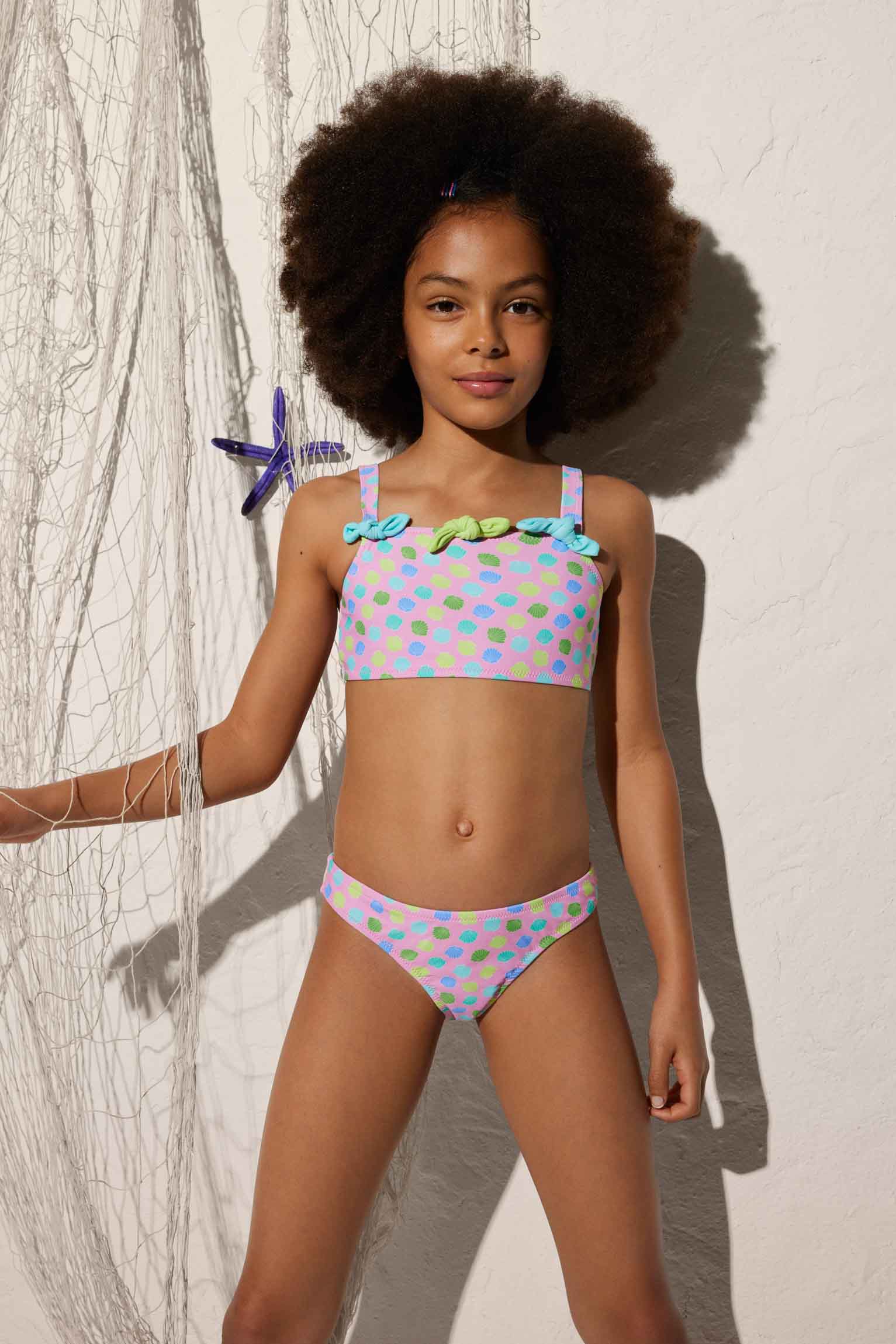 Bikini de niña estampado de conchas