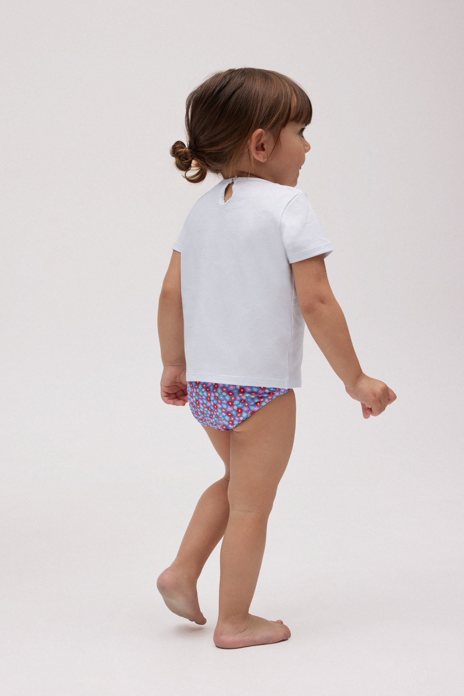 Set bebé bañador culetín pequeñas flores y camiseta