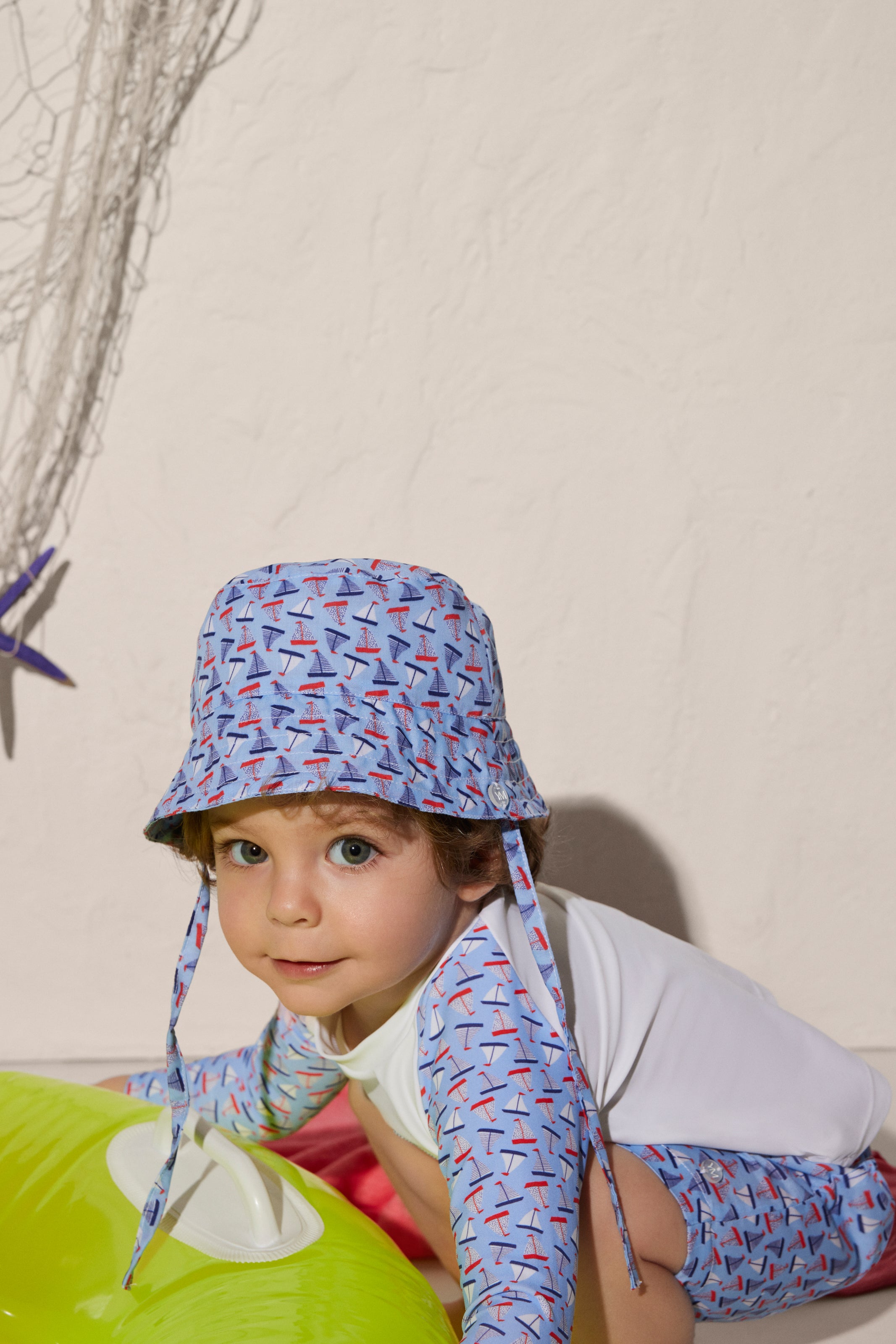 Baby swimsuit & flower print beach hat