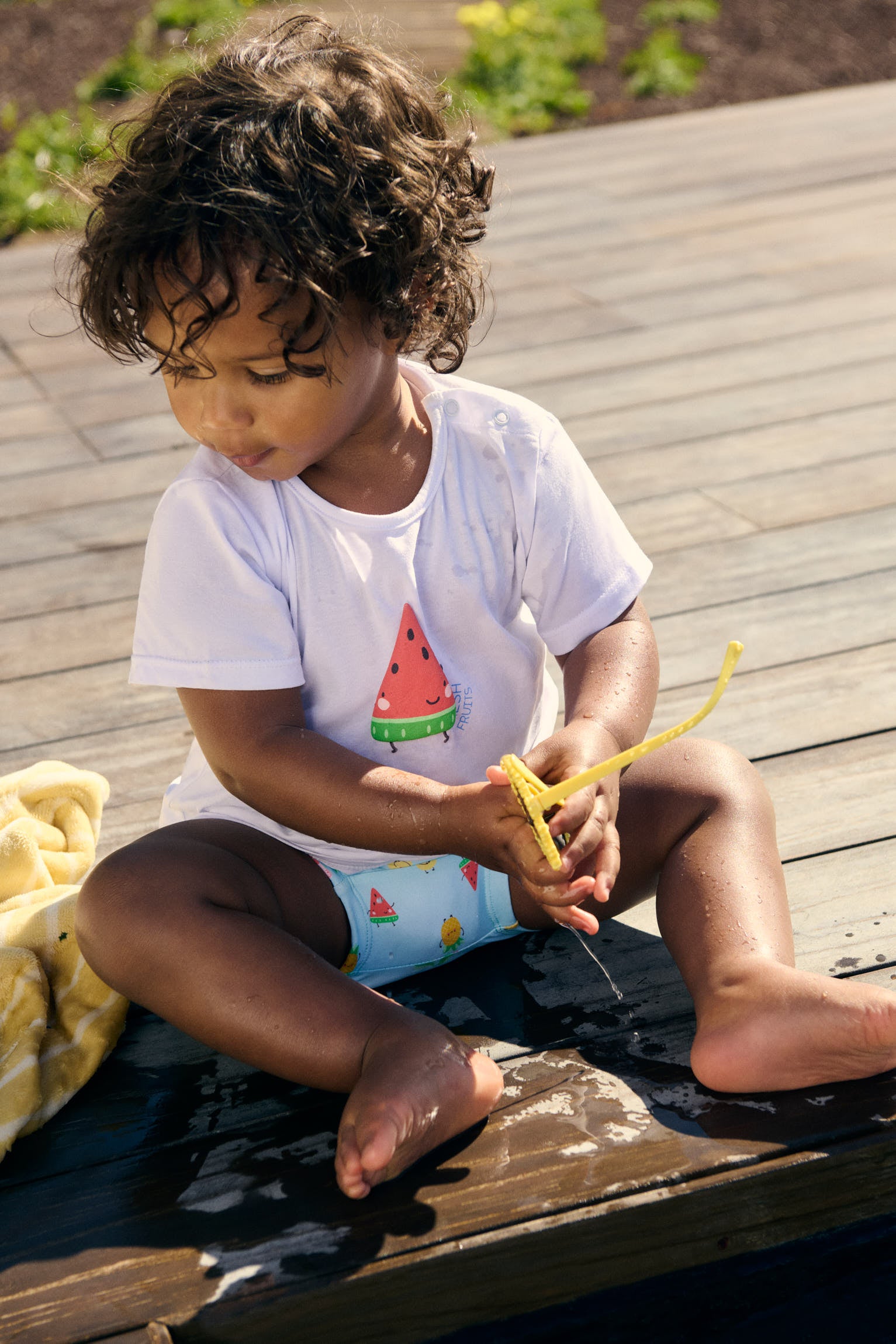 Conjunto camiseta y bañador bóxer bebé esstampado frutas