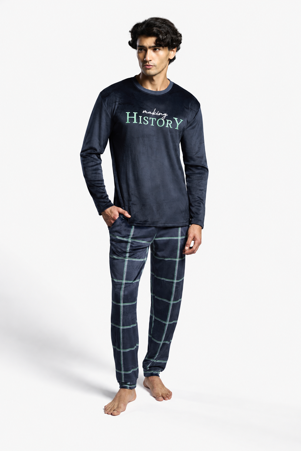 Pijama largo hombre terciopelo estampado cuadros making History