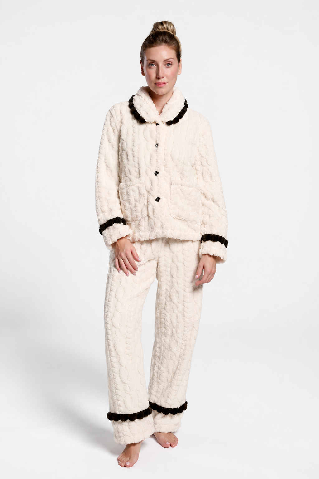 Pijama largo polar borreguito mujer blanco detalles negro