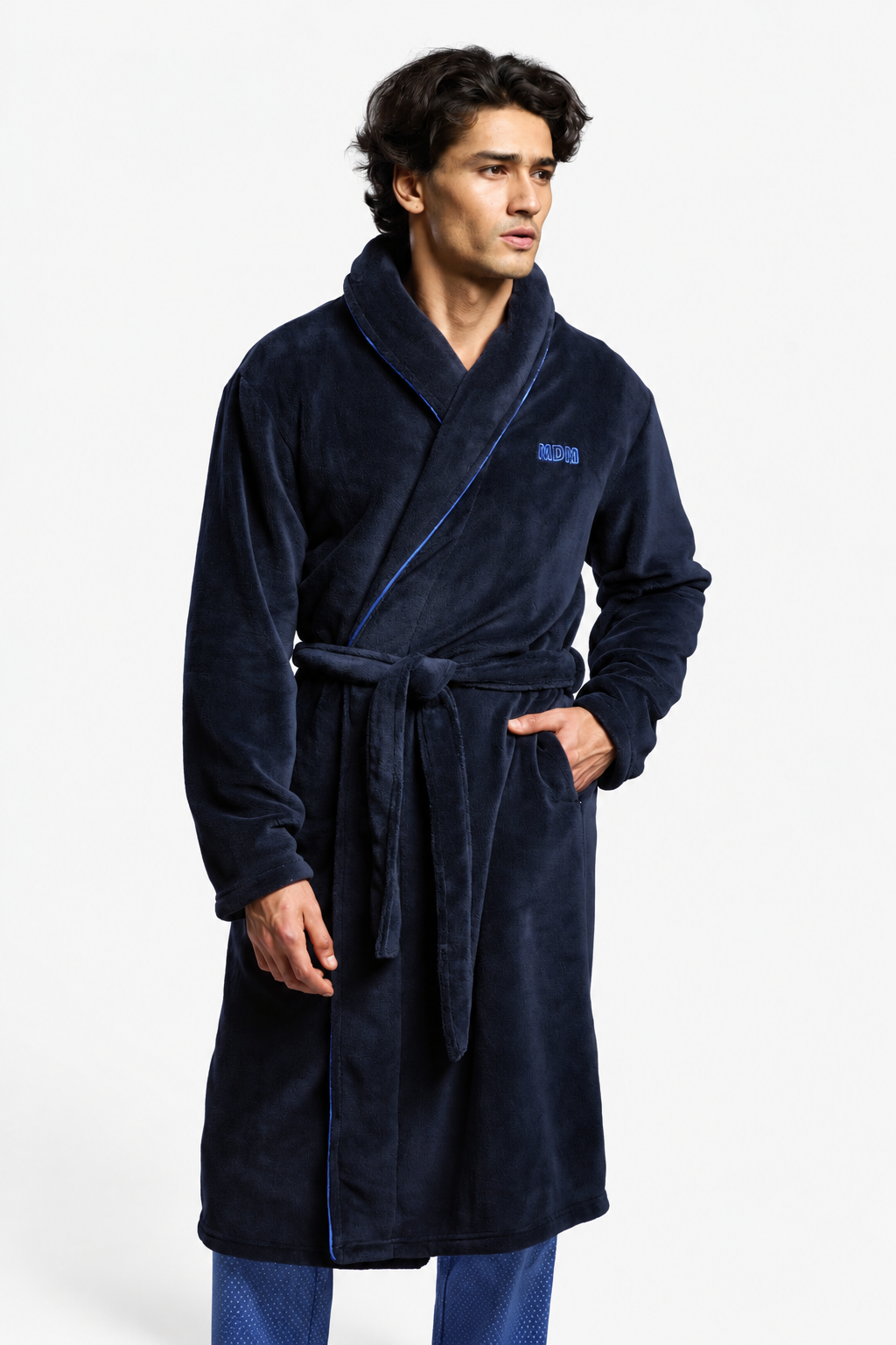 Bata larga polar coralina hombre detalle bordado azul marino