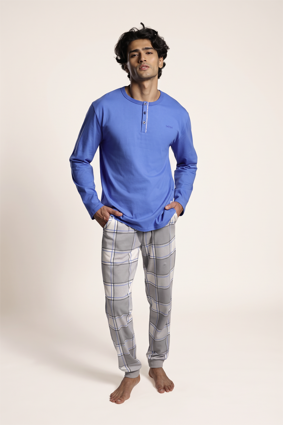 Pijama largo hombre  algodón cuello henley estampado cuadros