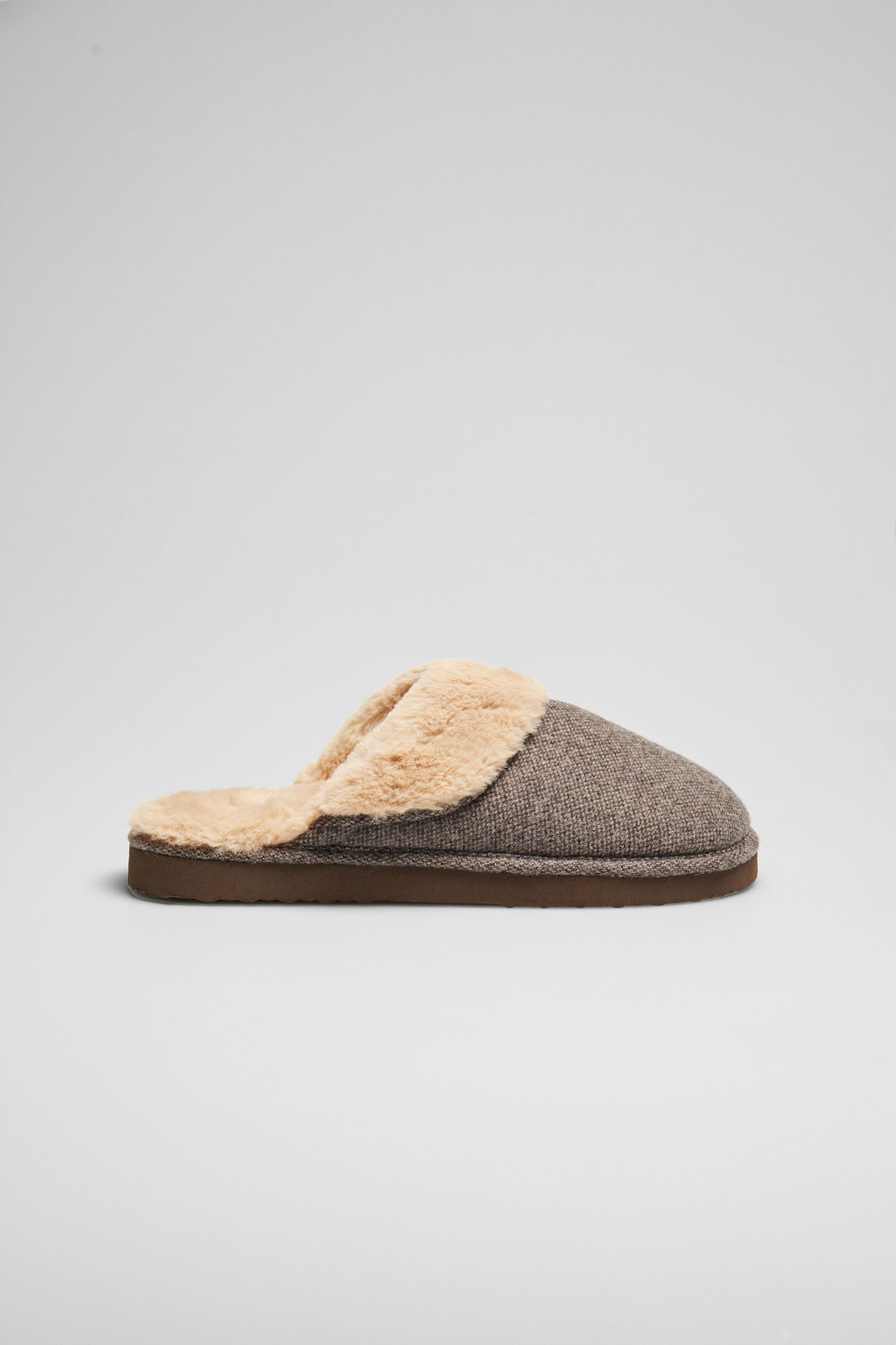 Fur house slippers