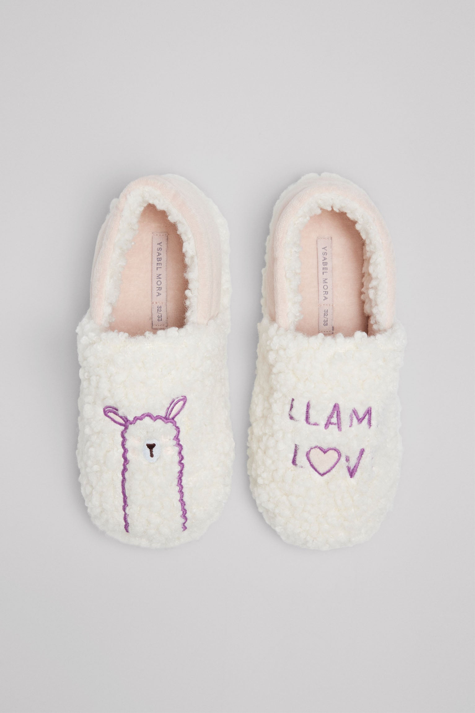 Zapatillas de casa cerradas llama love